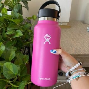 ✨Limited Edition✨ 32oz Hydroflask “Carnation” w/ Flex Cap